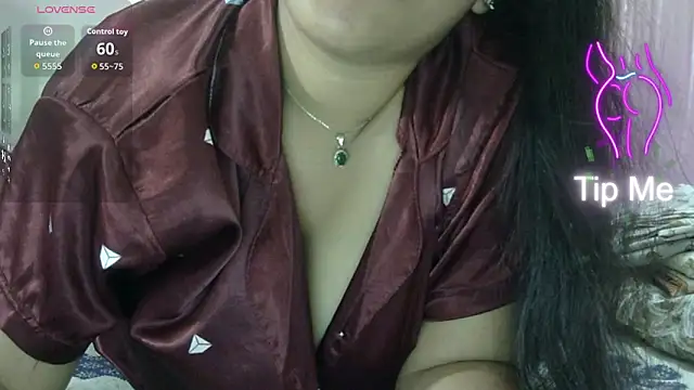 Preeti-Sexy online show from March 28, 5:47 pm