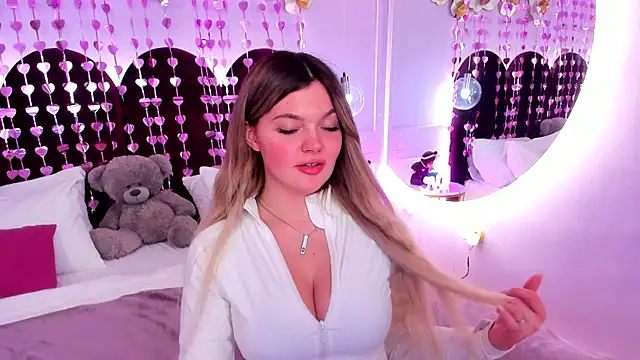 ZaraBloom online show from February 15, 4:02 am