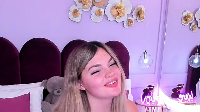 ZaraBloom online show from December 23, 4:23 am