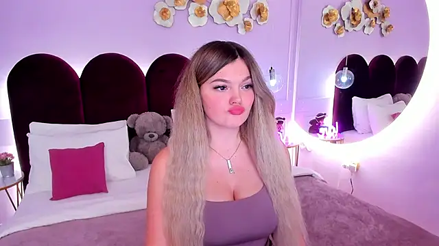 ZaraBloom online show from February 19, 3:20 pm