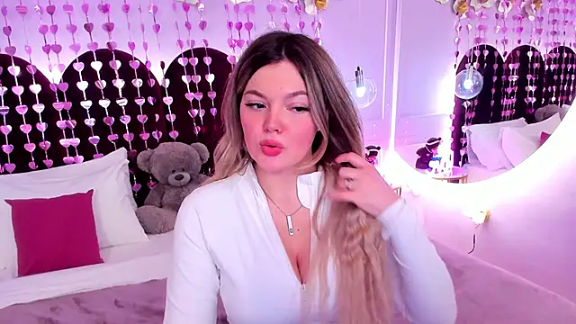 ZaraBloom online show from February 14, 3:56 pm