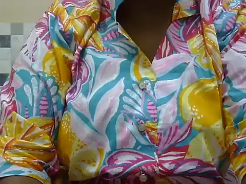 Snapshot of MONICA-LOVE chatting on October 24, 2:05 pm MONICA-LOVE online show from October 24, 2:05 pm