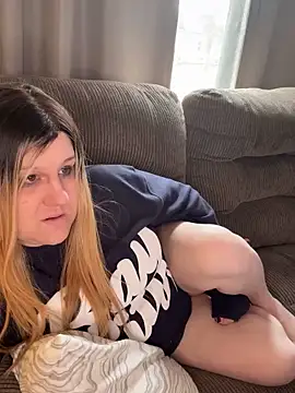 Snapshot of PuckBunny17 chatting on March 18, 1:55 pm PuckBunny17 online show from March 18, 1:55 pm