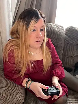 Snapshot of PuckBunny17 chatting on February 8, 5:29 pm PuckBunny17 online show from February 8, 5:29 pm