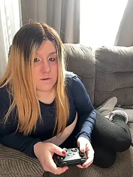 Snapshot of PuckBunny17 chatting on February 11, 9:03 pm PuckBunny17 online show from February 11, 9:03 pm