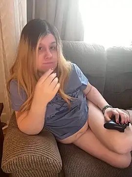 Snapshot of PuckBunny17 chatting on February 13, 1:37 pm PuckBunny17 online show from February 13, 1:37 pm