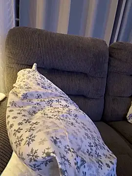 Snapshot of PuckBunny17 chatting on December 20, 3:31 am PuckBunny17 online show from December 20, 3:31 am