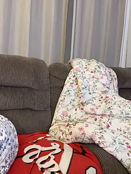 Snapshot of PuckBunny17 chatting on September 19, 4:16 am PuckBunny17 online show from September 19, 4:16 am