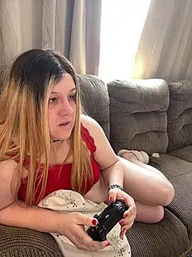 Snapshot of PuckBunny17 chatting on February 6, 3:09 pm PuckBunny17 online show from February 6, 3:09 pm