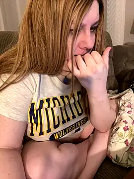 Snapshot of PuckBunny17 chatting on December 23, 6:34 am PuckBunny17 online show from December 23, 6:34 am