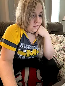 Snapshot of PuckBunny17 chatting on September 21, 8:58 pm PuckBunny17 online show from September 21, 8:58 pm