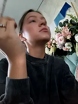 Snapshot of AliceBrayan chatting on September 27, 5:02 am AliceBrayan online show from September 27, 5:02 am