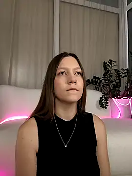 Snapshot of AliceBrayan chatting on March 18, 5:12 am AliceBrayan online show from March 18, 5:12 am