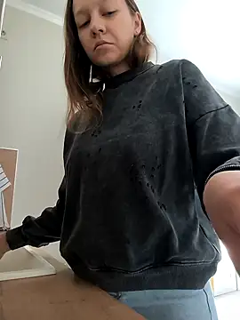 Snapshot of AliceBrayan chatting on September 15, 5:08 am AliceBrayan online show from September 15, 5:08 am