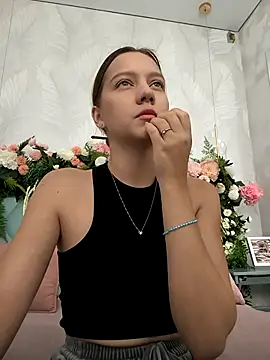 Snapshot of AliceBrayan chatting on October 11, 5:08 am AliceBrayan online show from October 11, 5:08 am