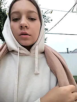 Snapshot of AliceBrayan chatting on October 12, 5:09 am AliceBrayan online show from October 12, 5:09 am