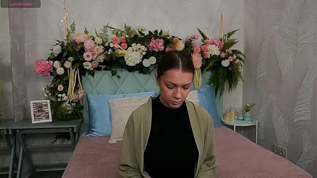 AliceBrayan online show from March 4, 5:10 pm