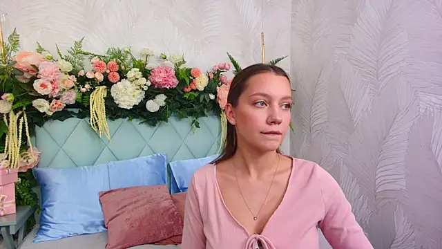 Snapshot of AliceBrayan chatting on December 18, 5:06 pm AliceBrayan online show from December 18, 5:06 pm