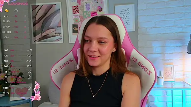 Snapshot of AliceBrayan chatting on March 4, 11:29 am AliceBrayan online show from March 4, 11:29 am