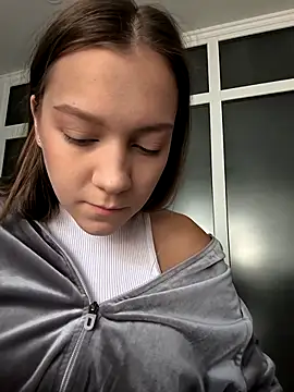 Snapshot of AliceBrayan chatting on October 5, 5:09 am AliceBrayan online show from October 5, 5:09 am