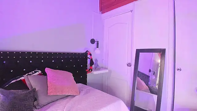 Ghosty Doll online show from November 5, 8:12 pm