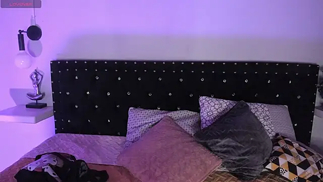 Ghosty Doll online show from January 6, 8:35 pm