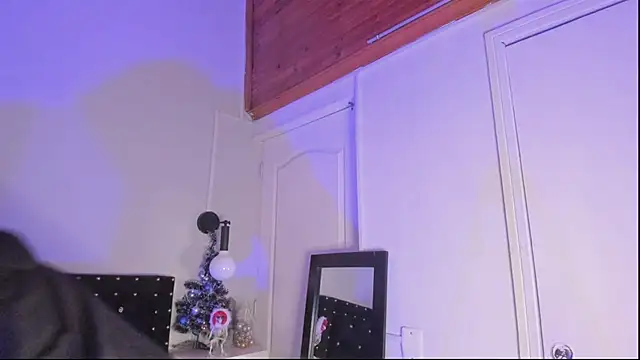 Ghosty Doll online show from December 4, 8:30 pm