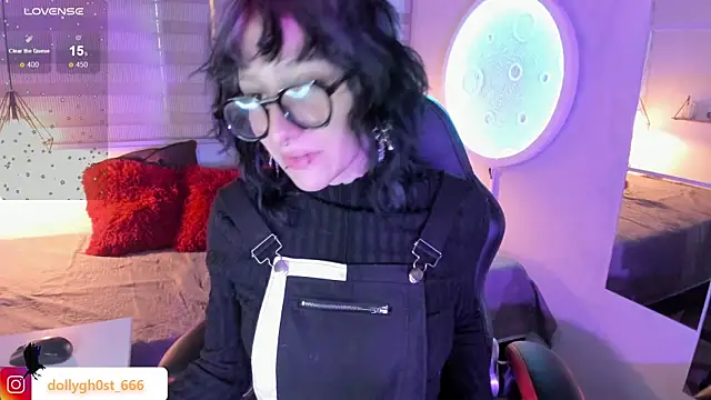 Ghosty Doll online show from April 8, 8:21 pm