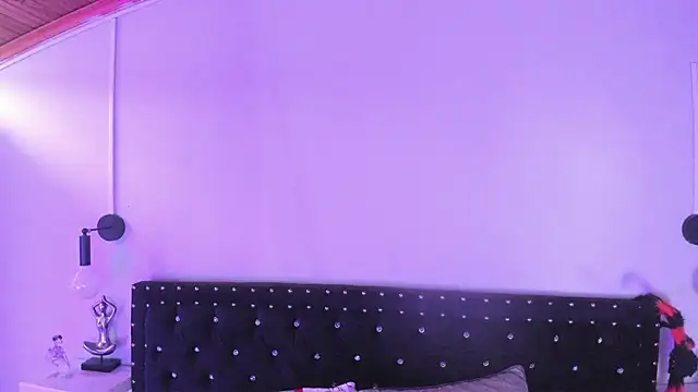 Ghosty Doll online show from November 6, 8:24 pm