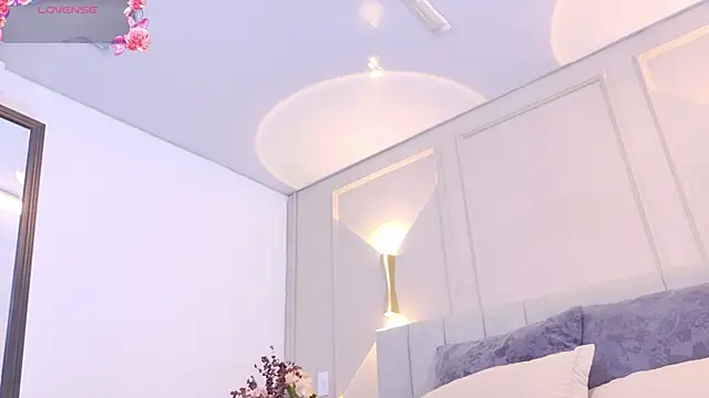 Snapshot of april_rousse chatting on October 22, 12:04 pm april rousse online show from October 22, 12:04 pm