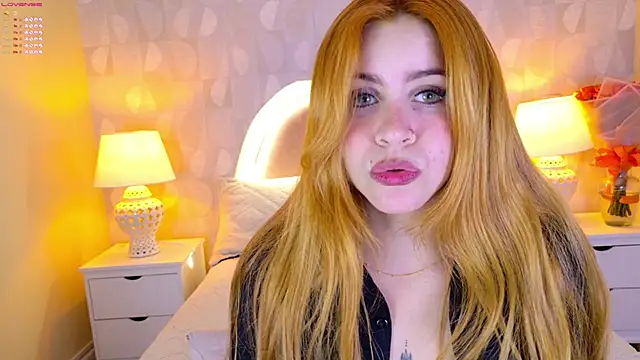 Snapshot of april_rousse chatting on February 15, 10:42 pm april rousse online show from February 15, 10:42 pm