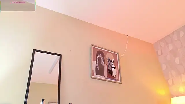 Snapshot of april_rousse chatting on September 10, 12:37 pm april rousse online show from September 10, 12:37 pm