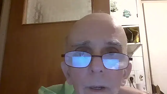 Snapshot of mariusica1@xh chatting on July 14, 12:32 am mariusica1xh online show from July 14, 12:32 am