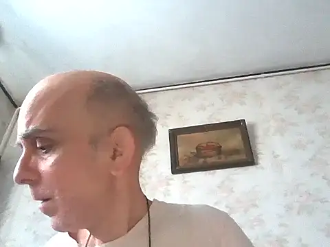 Snapshot of mariusica1@xh chatting on September 16, 9:32 am mariusica1xh online show from September 16, 9:32 am