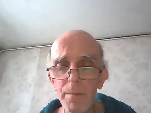 Snapshot of mariusica1@xh chatting on October 2, 7:23 am mariusica1xh online show from October 2, 7:23 am