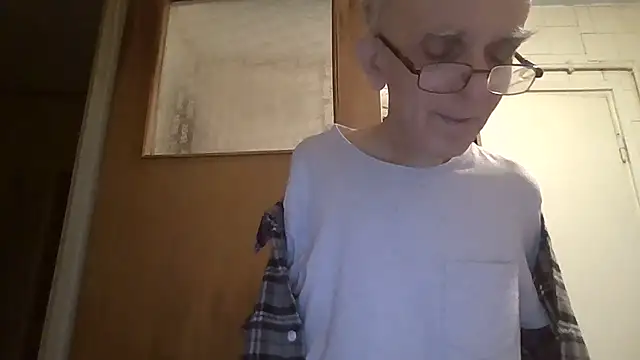 Snapshot of mariusica1@xh chatting on February 14, 4:07 pm mariusica1xh online show from February 14, 4:07 pm