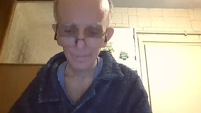 Snapshot of mariusica1@xh chatting on February 23, 6:19 pm mariusica1xh online show from February 23, 6:19 pm