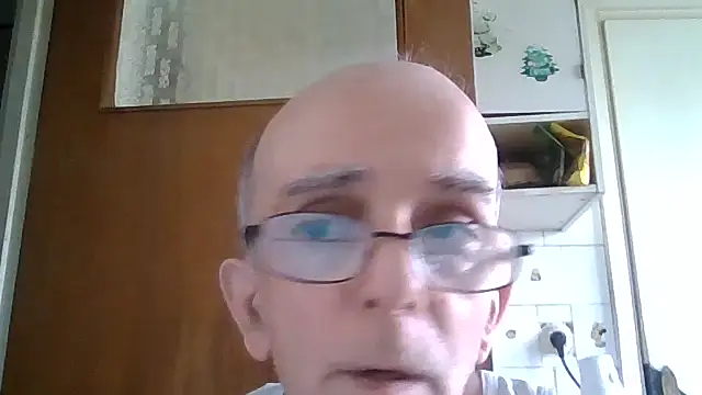 Snapshot of mariusica1@xh chatting on July 18, 10:46 am mariusica1xh online show from July 18, 10:46 am