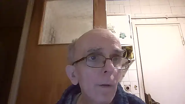 Snapshot of mariusica1@xh chatting on February 5, 3:19 pm mariusica1xh online show from February 5, 3:19 pm