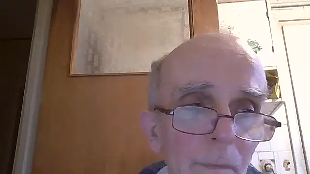 Snapshot of mariusica1@xh chatting on February 17, 1:30 pm mariusica1xh online show from February 17, 1:30 pm