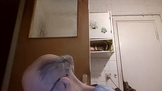 Snapshot of mariusica1@xh chatting on February 24, 5:25 pm mariusica1xh online show from February 24, 5:25 pm