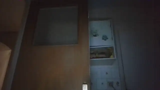 Snapshot of mariusica1@xh chatting on February 21, 10:56 pm mariusica1xh online show from February 21, 10:56 pm