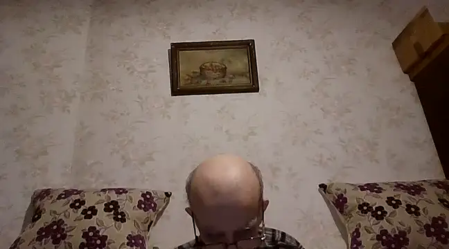 Snapshot of mariusica1@xh chatting on March 13, 3:28 pm mariusica1xh online show from March 13, 3:28 pm