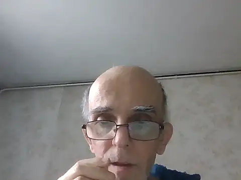 Snapshot of mariusica1@xh chatting on October 4, 7:54 am mariusica1xh online show from October 4, 7:54 am
