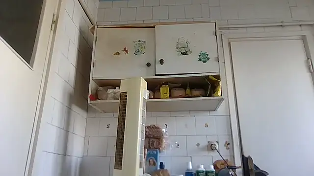 Snapshot of mariusica1@xh chatting on February 25, 7:08 am mariusica1xh online show from February 25, 7:08 am