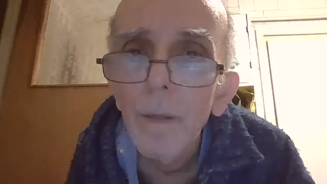 Snapshot of mariusica1@xh chatting on February 25, 7:14 pm mariusica1xh online show from February 25, 7:14 pm