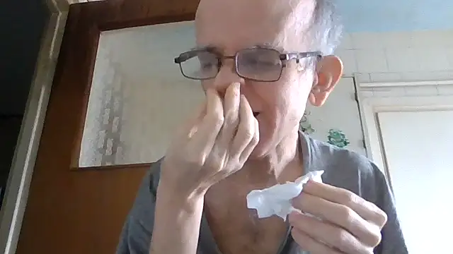 Snapshot of mariusica1@xh chatting on February 10, 11:31 am mariusica1xh online show from February 10, 11:31 am