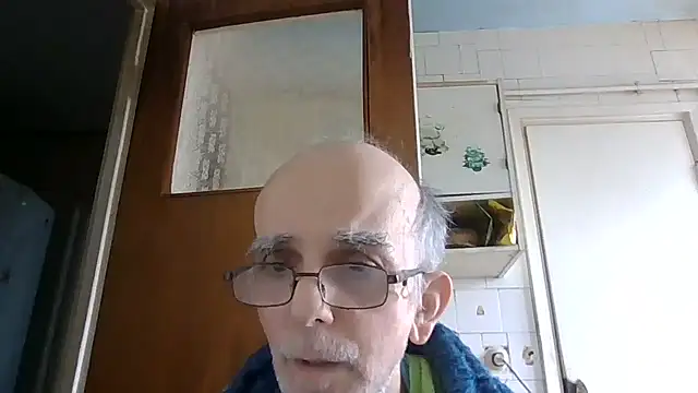 Snapshot of mariusica1@xh chatting on March 2, 11:28 am mariusica1xh online show from March 2, 11:28 am