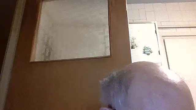 Snapshot of mariusica1@xh chatting on February 13, 11:27 pm mariusica1xh online show from February 13, 11:27 pm