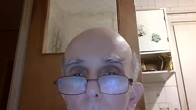 Snapshot of mariusica1@xh chatting on February 18, 1:36 am mariusica1xh online show from February 18, 1:36 am